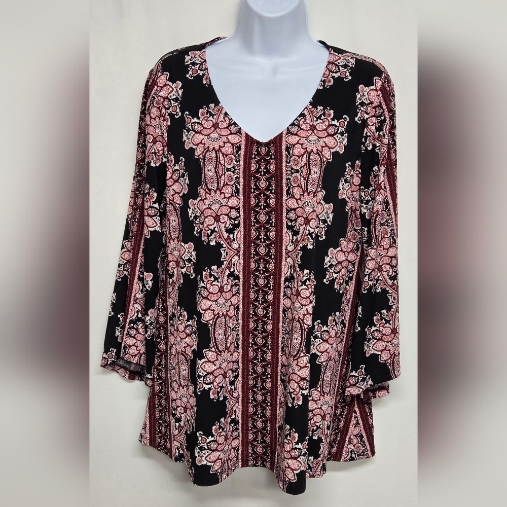 CB L Slinky Stretch Knit Top Pullover Long Flared Sleeve V Neck Paisley
